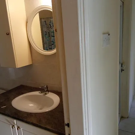 5 Bedroom House For Good Price In Livadia, Easy Access To The Sea And * Lárnaka