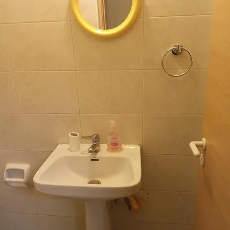 5 Bedroom House For Good Price In Livadia, Easy Access To The Sea And Nyaraló *