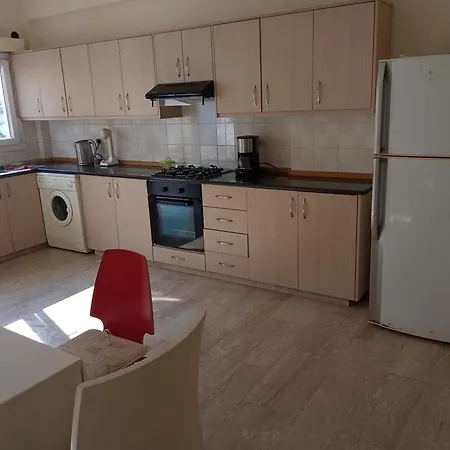 5 Bedroom House For Good Price In Livadia, Easy Access To The Sea And * Λάρνακα