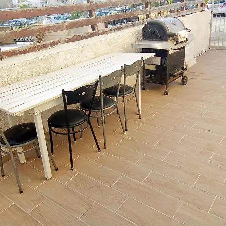 Сasa de vacaciones 5 Bedroom House For Good Price In Livadia, Easy Access To The Sea And *