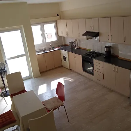 別荘 5 Bedroom House For Good Price In Livadia, Easy Access To The Sea And